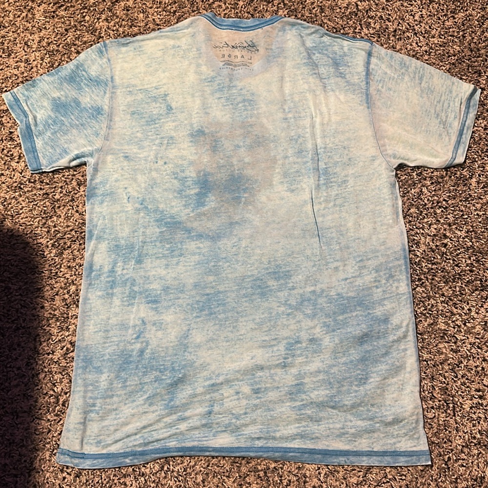 Nwot. Kinetix Blue Short Sleeve Tee with Artistic Graphic. Size L. - Picture 4 of 4